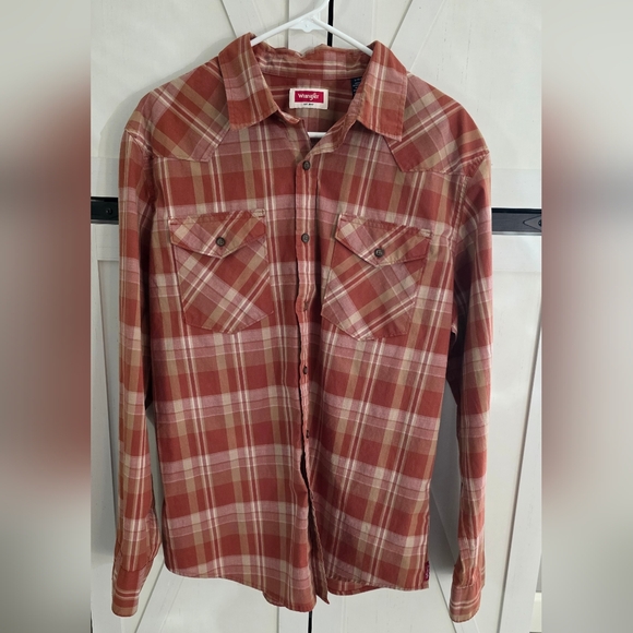 Wrangler Other - Wrangler Plaid Casual Button Down Shirt
